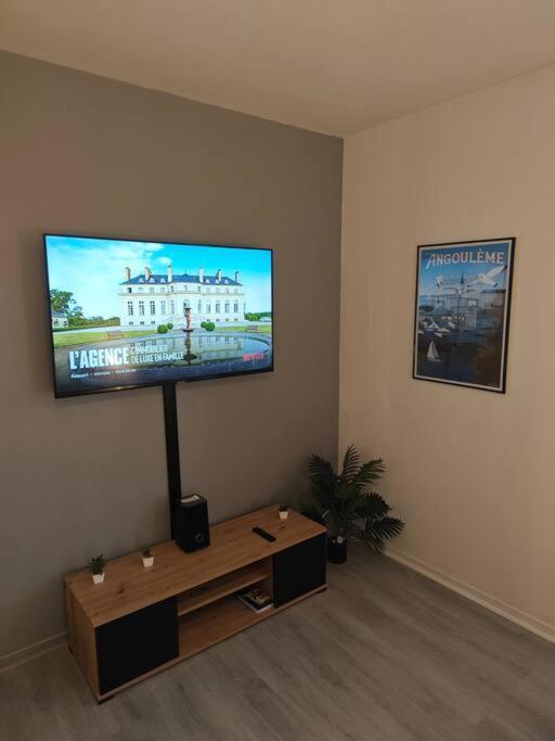 Le Republique Grand Studio Wi-Fi / Netflix Angoulême Exteriör bild